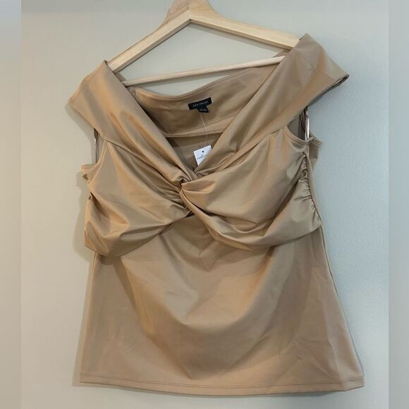 Ann Taylor Tops - Ann Taylor crossover top with off the shoulder detail